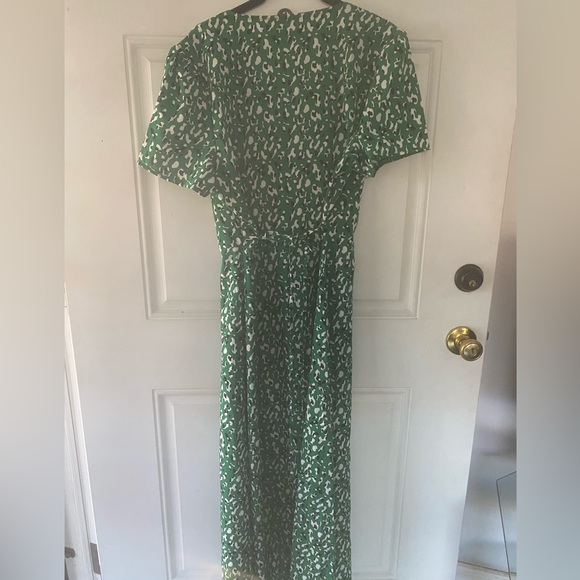 MISSGUIDED GREEN CHEETAH PRINT DRESS - Picture 3 of 10